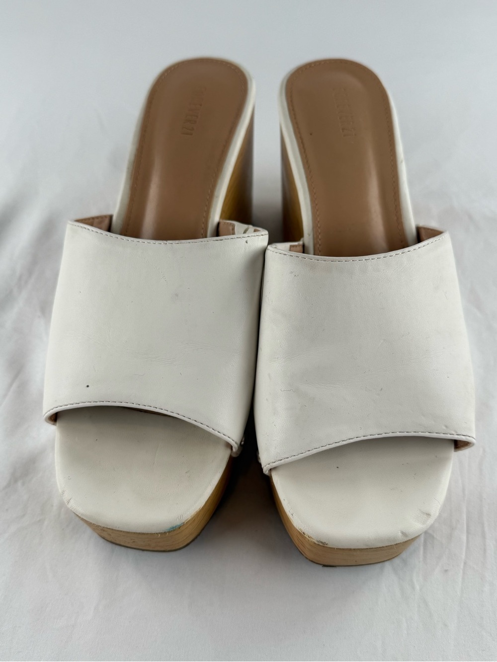 Forever 21 White Faux Leather Platform Clog Mules with Wood-Effect Heel - Picture 2 of 6
